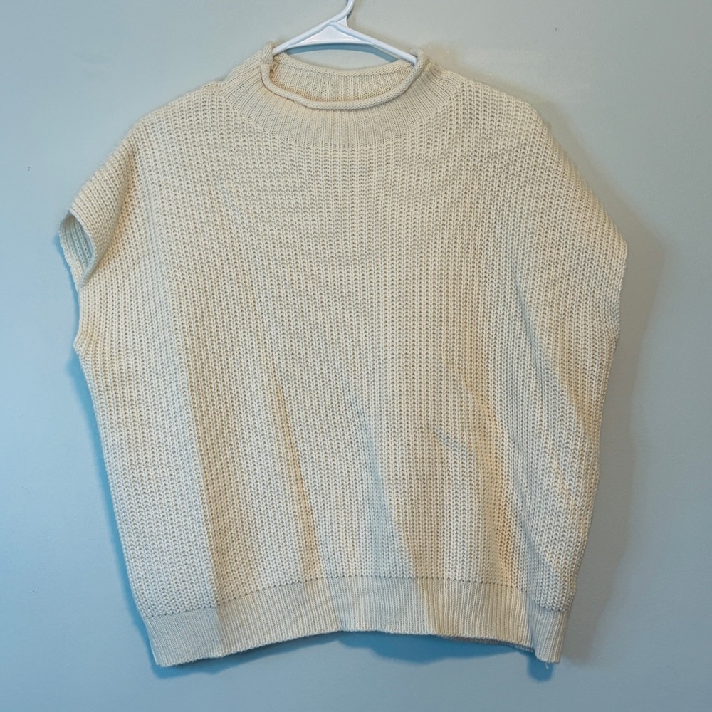 Elegant Cream Sweater Vest - Picture 3 of 5